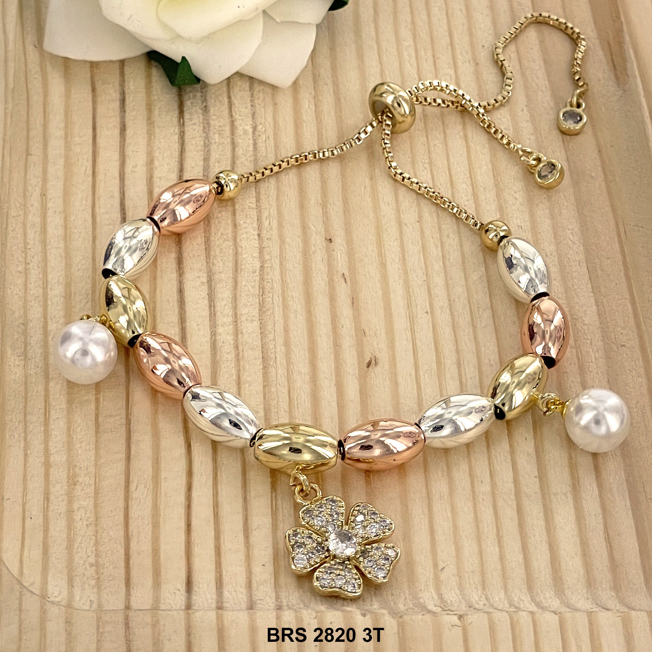 4- Leaf-clover Pearl Charms Oval Beads Adjustable Bracelet BRS 2820 3T