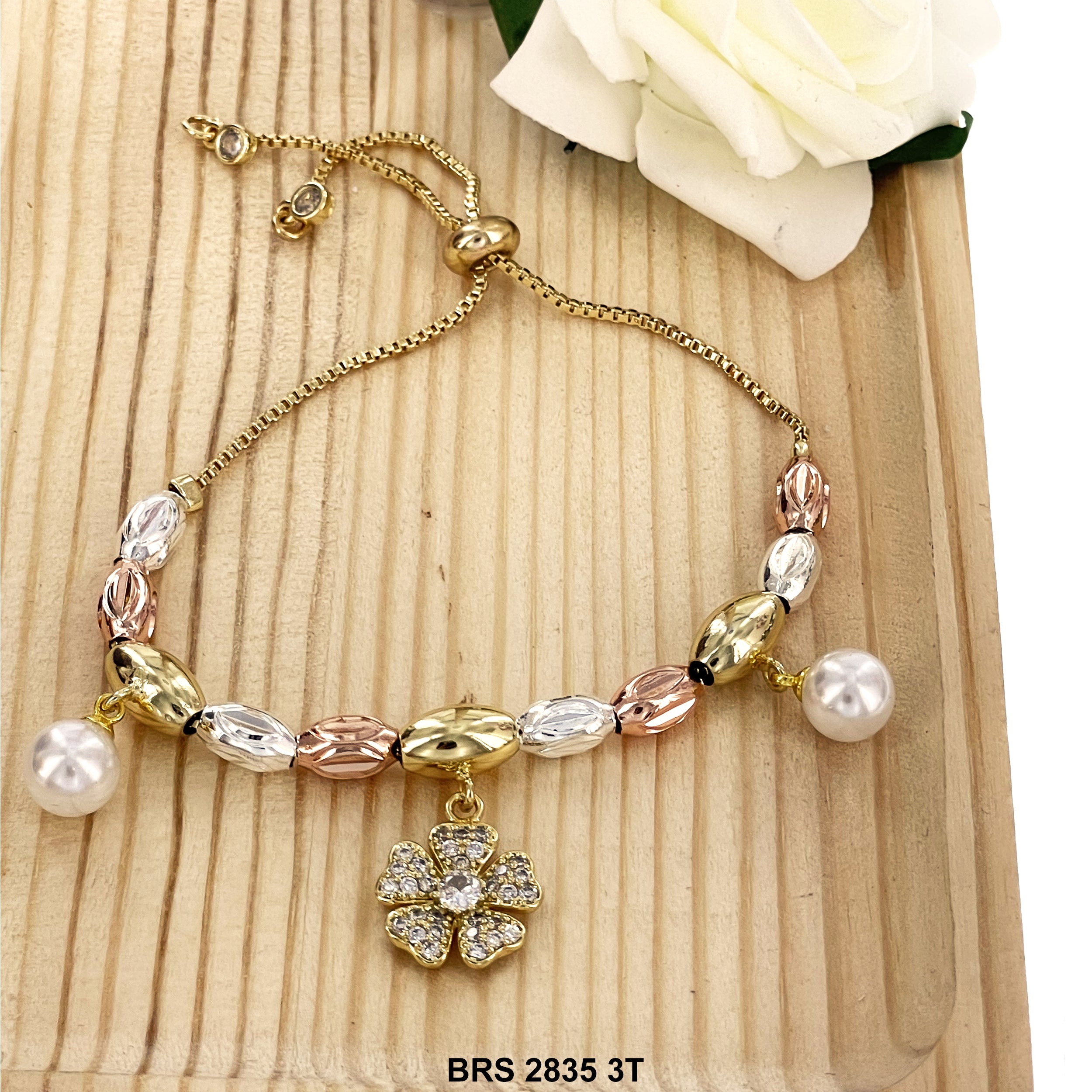 4-leaf-clover Pearl Charms Inlayed Oval Adjustable Bracelet BRS 2835 3T