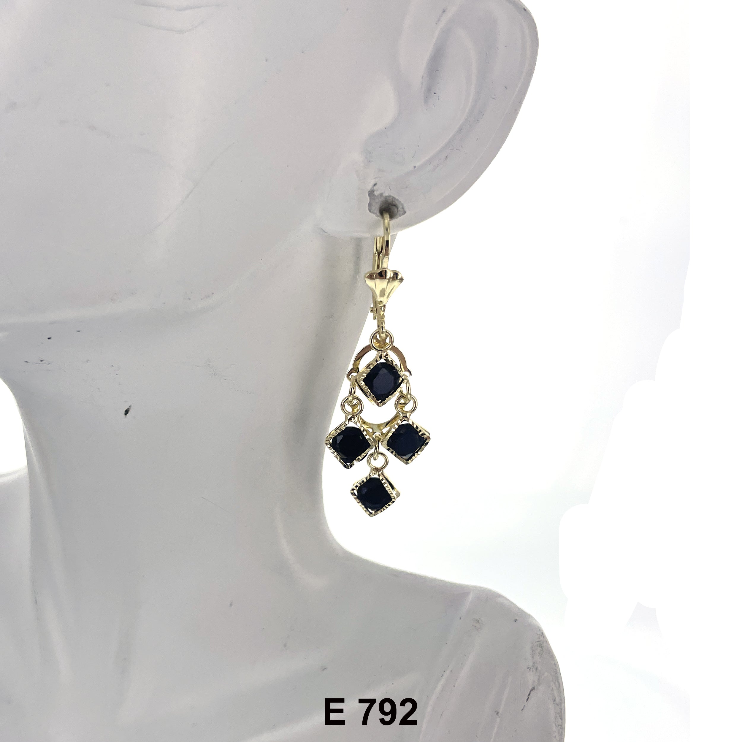 Duck Paw Square Stoned Earring E 792