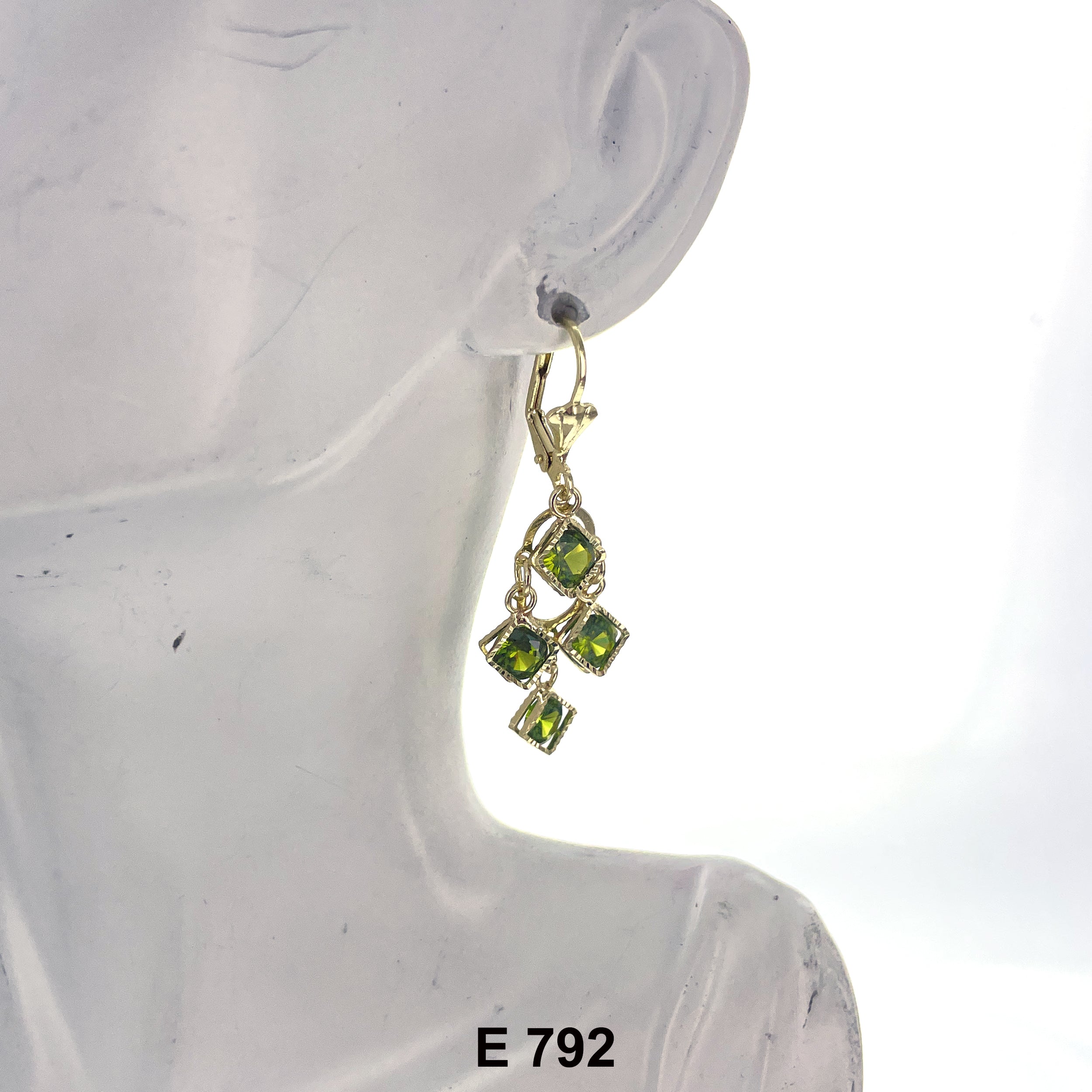 Duck Paw Square Stoned Earring E 792