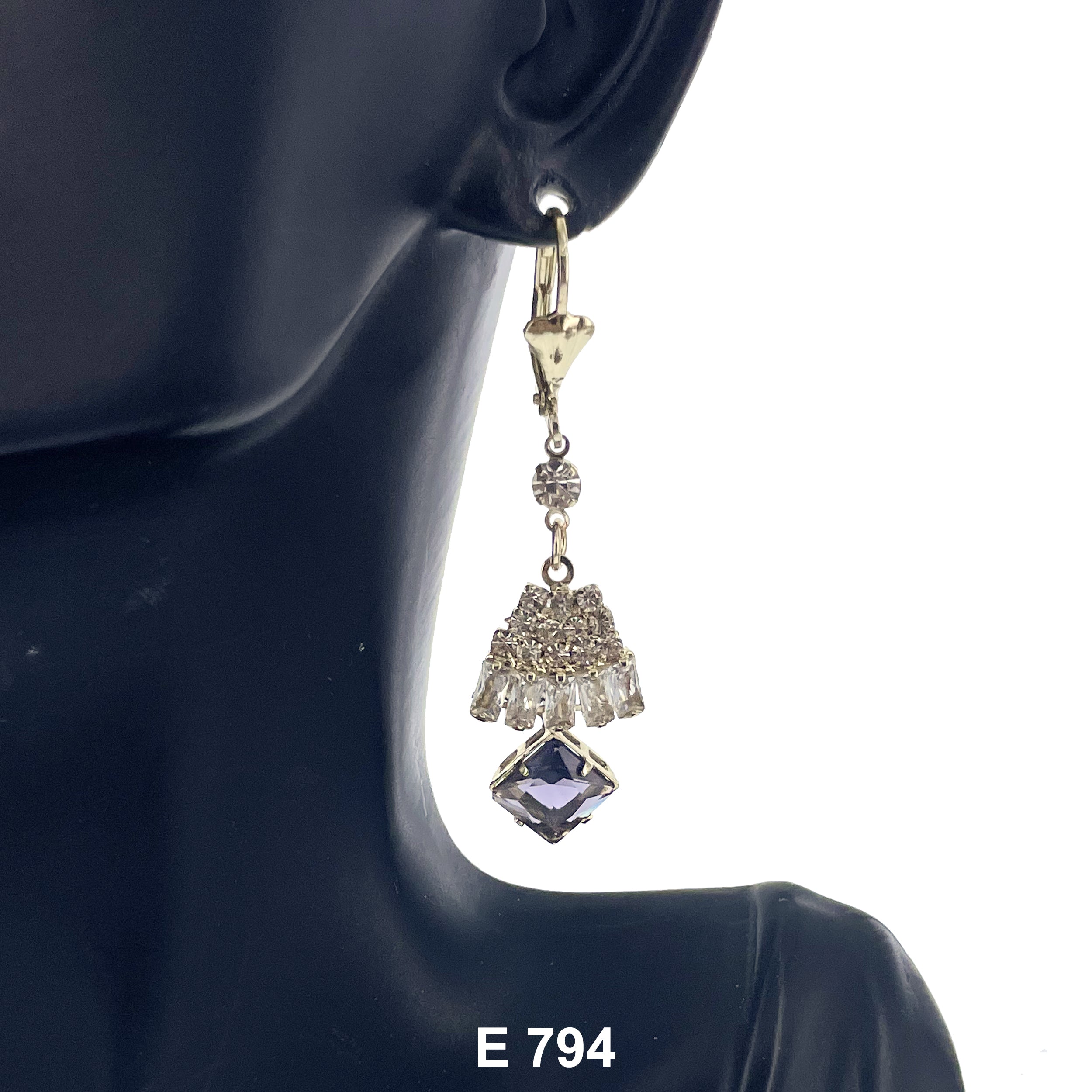 Duck Paw Square Stoned Earring E 794