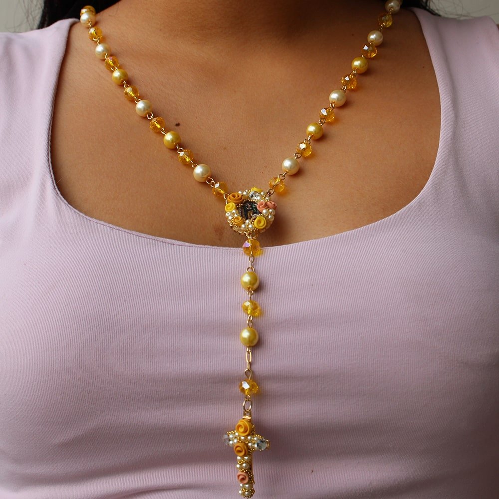 8 MM Pearls And Beads Rosary MSR 18